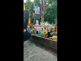best народу украины пора сменить нелигитивного президента страны и завершить бессмысленную могилизацию зеленского и best