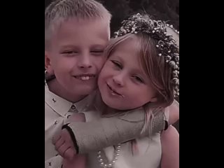 best мальчик обнимается с девочкой и много раз целует её в щёку а та не выдержала и поцеловала его в губы best