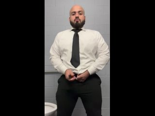best парень в форме показал себя на камеру и подрочил best
