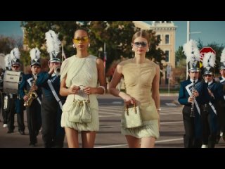 best селена форрест и ида хейне на видео джейми хоуксворта для кампании tory burch spring 2024 best