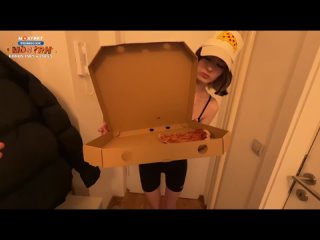 best сексуальная курьерша съела мою пиццу и дала трахнуть свою пизду чтобы не быть уволенной best