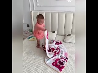 best этот маленький мальчик все делает сам best