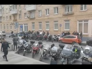 best il y a quelques jours un migrant a assassiné un jeune motard russe à moscou puis sest enfui avec laide de 3 best