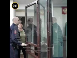best дочь расчленила отца и закинула его в холодильник потому что он пытался молодые её и внучку на суде обе женщины best