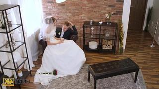 best куколд смотрит как ебут его жену прямо в день свадьбы порно куколд милф бдсм куни ебля инцест минет трах секс best