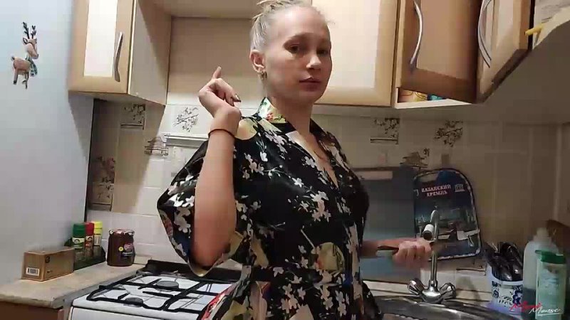 best случайно трахнул сводную сестру пока она мыла посуду русское домашнее видео best