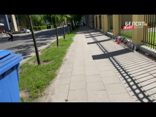 best перформанс у здания еврокомиссии в вильнюсе best