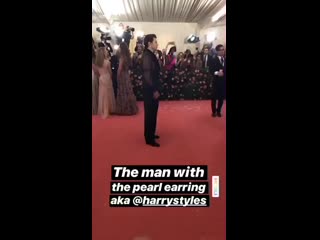 best гарри стайлс и алессандро микеле на розовой дорожке met gala 0605 best