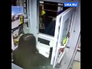 best челябинские школьники стреляют в лицо продавцу best