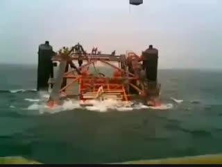 best иранская нефтяная вышка затонула во время устанои в персидско 356 x 480 mp4 best