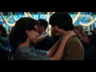 best stranger things майк и одиннадцать танцуют и поцелуй очень странные дела best