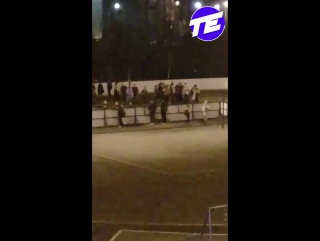 best молодые твари одного бьют жительница екатеринбурга сняла драку учеников школы 181 в районе краснолесье best