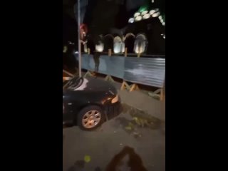 best пьяный приезжий хотел поспать в чужой машине но в итоге поджёг её best