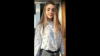 best милые школьницы в обтягивающих лосинах показывают попу крутят попой на камеру в перископ kwai подборка best