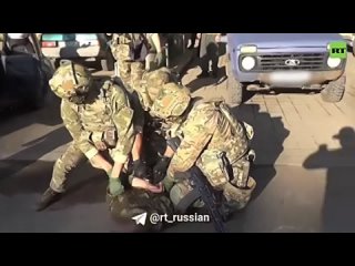 best фсб задержала группу лиц прибывших в зону сво чтобы организовать канал незаконной продажи оружия и боеприпасов у best
