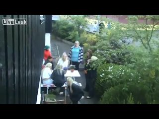 best ой девчааат а давайте запустим эту бомбочку тупые блондинки запускают фейерверк best