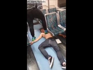 best мужик в метро отключает удушающим приёмом пьяное быдло man dubbed drunk thug uses sleeper porn on los angeles best