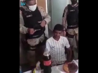 best полиция арестовала этого парня прямо на его дне рождения предварительно спев ему happy birthday best