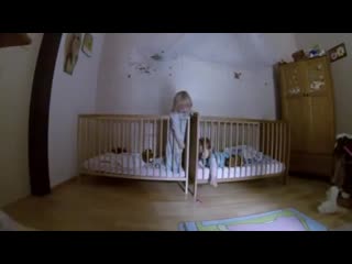 best родители поставили скрытую камеру в комнате близнецов и не прогадали best