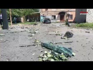 best первые кадры с места теракта в мелитополе mercedes с украинскими номерами стоял недалеко от дома культуры где best