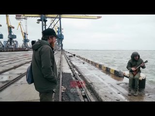 best музыкальная пауза приморский блюз русских морей исполняет герман осипов музыкант гитарист группы звери и участник best