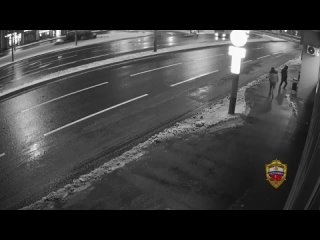 best полицейские москвы уличили двоих приятелей в краже имущества и денег у знакомого после застолья best