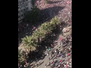 best за последние 15 часов забастовок в иране митингующими было сожжено 110 полицейских участков и взломано 5 больших best