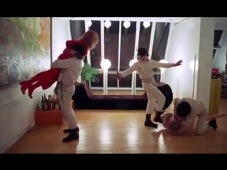 best заводной апельсин clockwork orange 1971 сцена молодые нападение на дом писателя im singing in the rain best