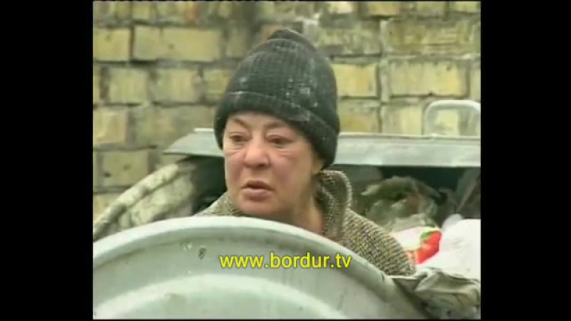 best скрытая камера бомж в мусорном баке поспать не дают best