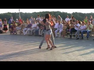 best учитесь дырки как надо танцевать а не показывать свои ущербные трусы в клубах чтобы вас напоили бесплатно и best
