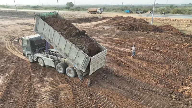 best huge land filling up dump truck large capacity moving unloading dirt new model dozer shantui dh17c3 best