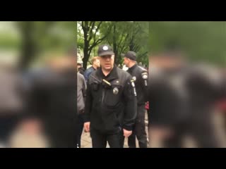 best позор украинская полиция в день победы довела до слёз девочку заставив снять пилотку со звездой запорожье best