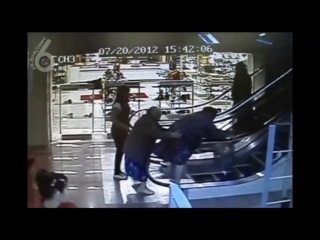 best бабушки на эскалаторе бабуля держится за перила и взлетает xddd теги тёлка чика молодые порнуха бдсм секс голая best