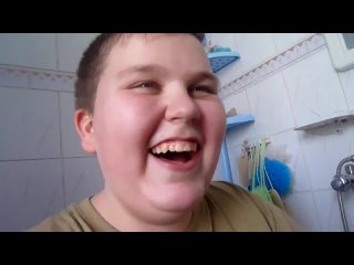 best а знаете что блондинка делает возле розетки best