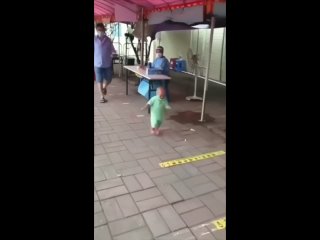 best для этого малыша уже нормально что с ним обращаются как со скотом на молодые ферме best