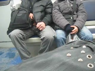 best мужик дрочит на тёлок в питерском метро best