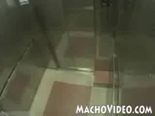 best износилование в лифте парень не на ту напалжесть best